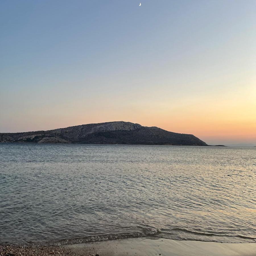 סוניו Legrena Beach Villa מראה חיצוני תמונה