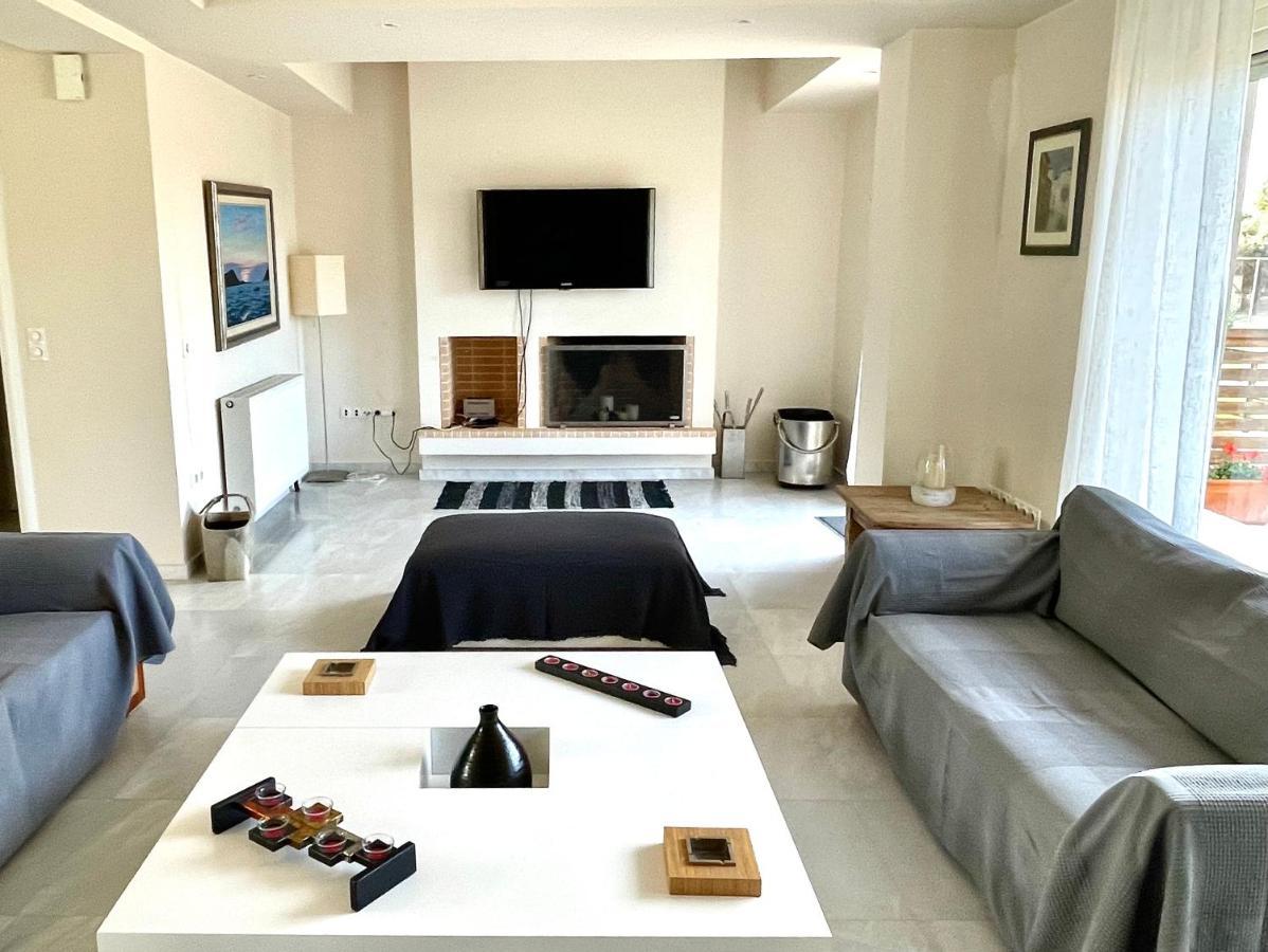 סוניו Legrena Beach Villa מראה חיצוני תמונה