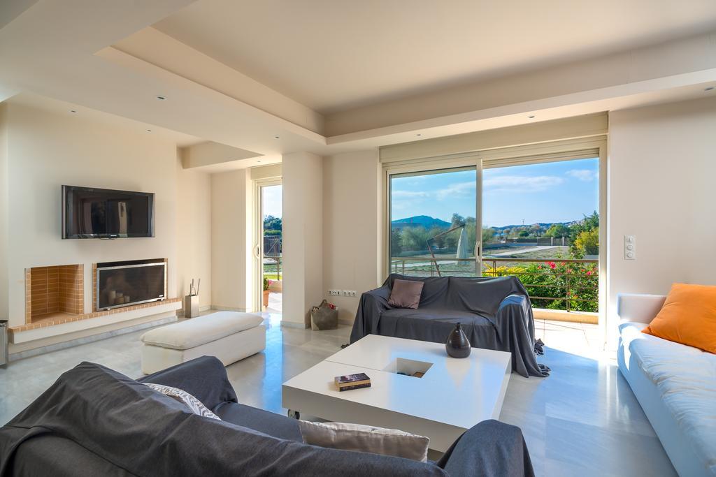 סוניו Legrena Beach Villa מראה חיצוני תמונה